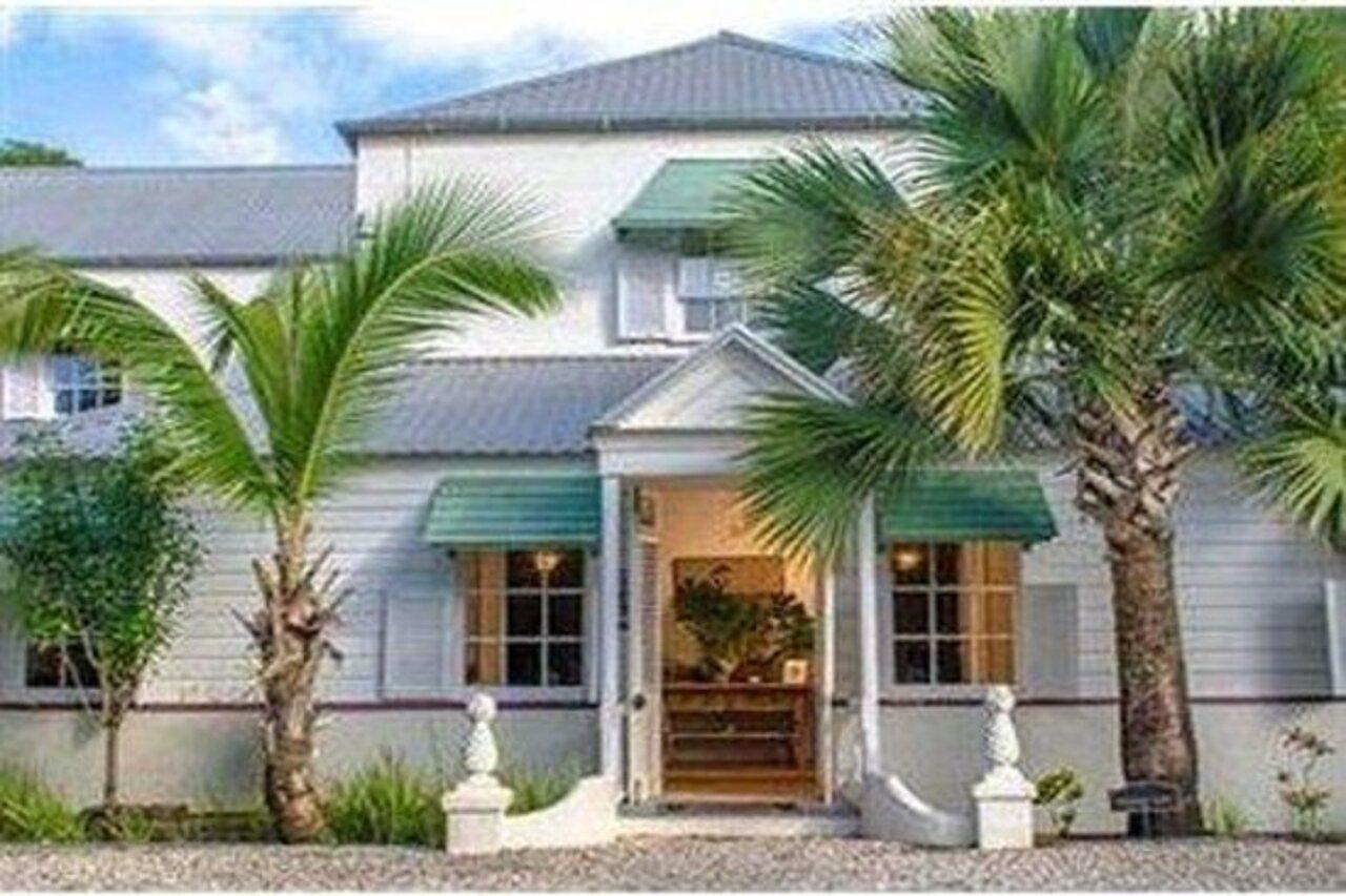 Sweetfield Manor Hotel Bridgetown Buitenkant foto